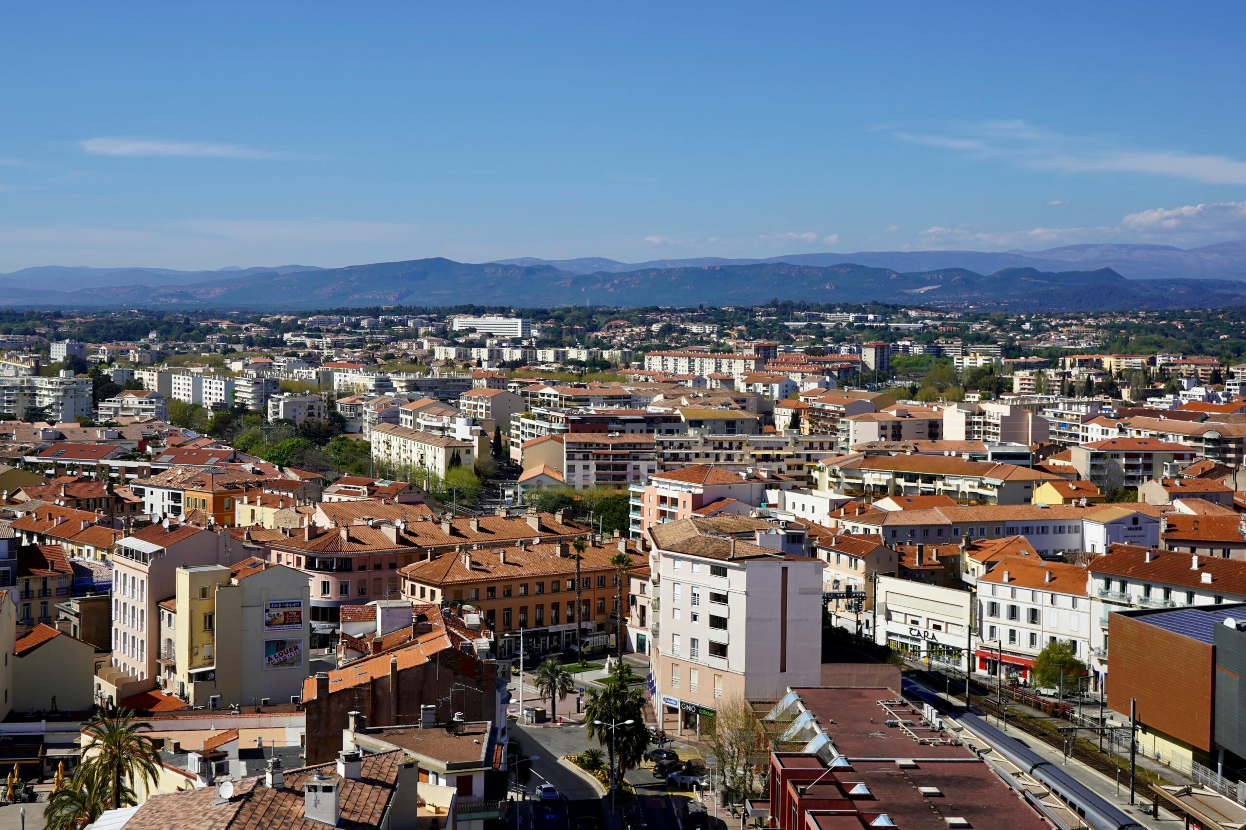 Nettoyage vitres Annemasse - technicien professionnel